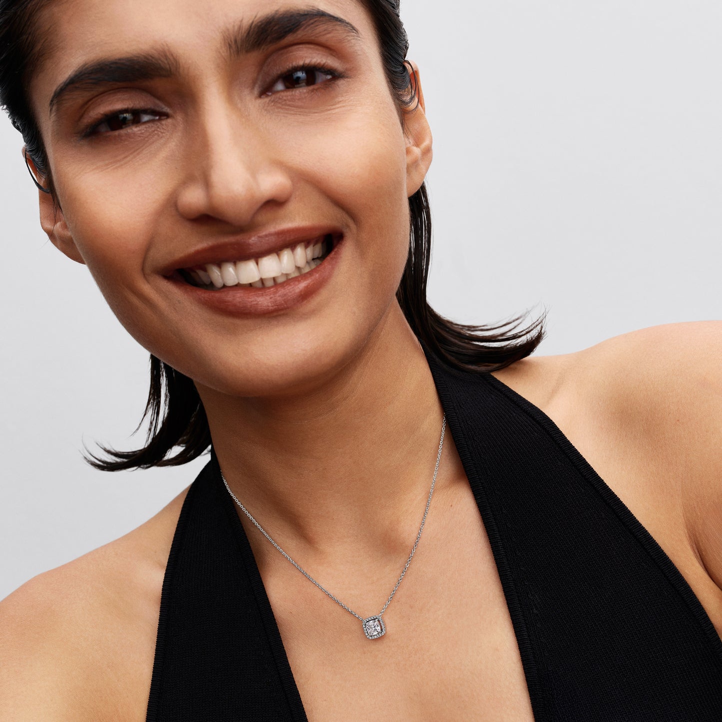 Halo Pendant Collier Necklace